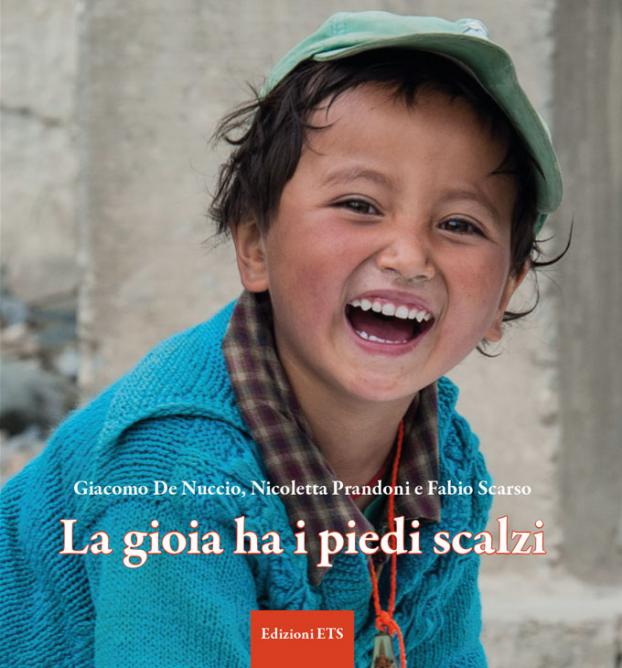 Copertina &middot; La gioia ha i piedi scalzi